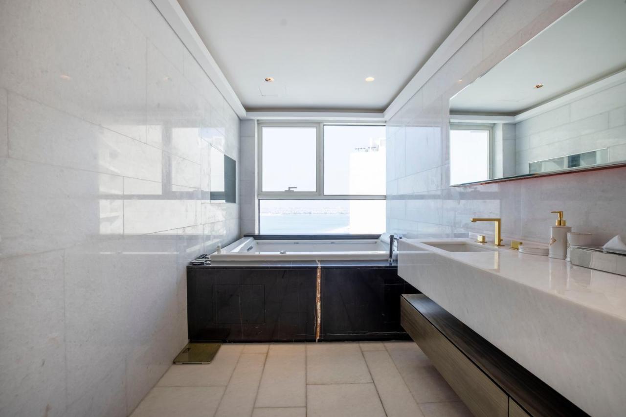 Five Palm Jumeirah 2Br Luxury Penthouse , Full Marina See View With Private Pool Dubai Esterno foto